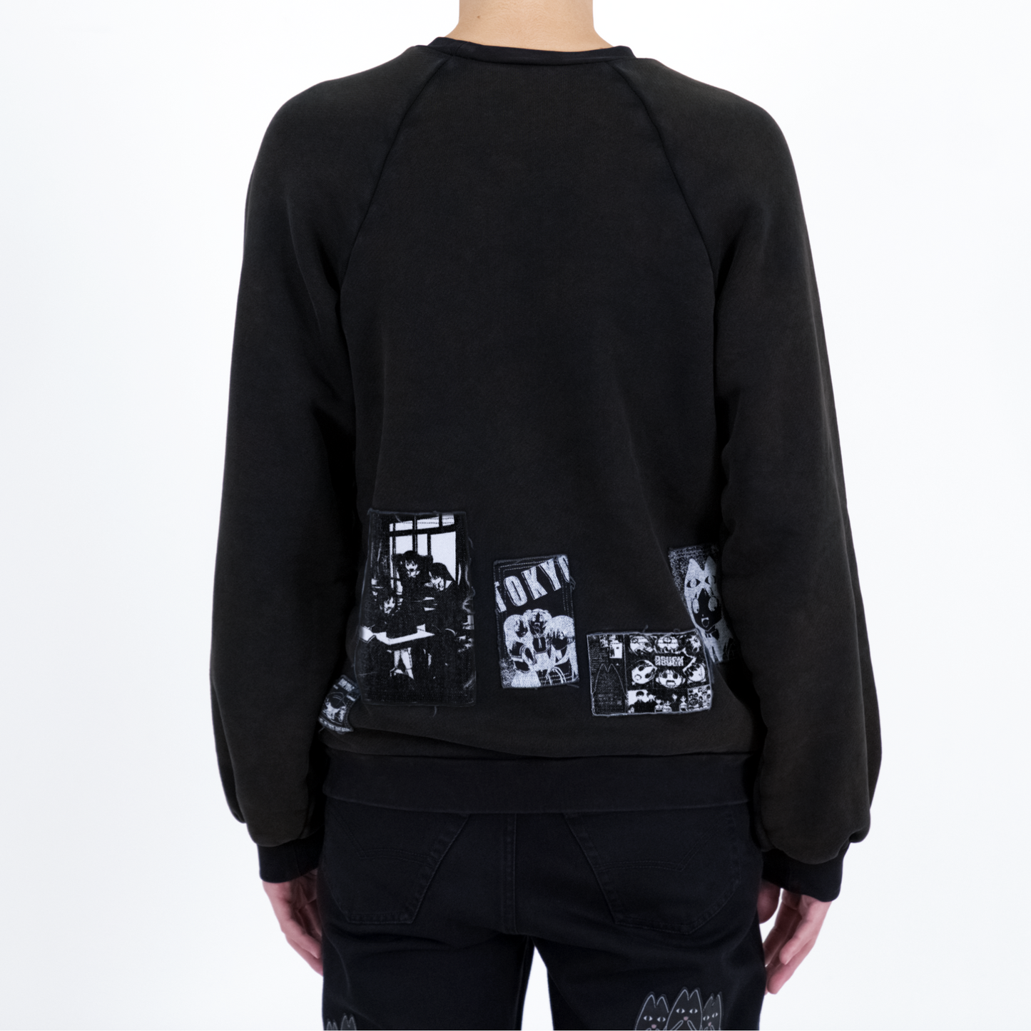 Patched Raglan Sweatshirt